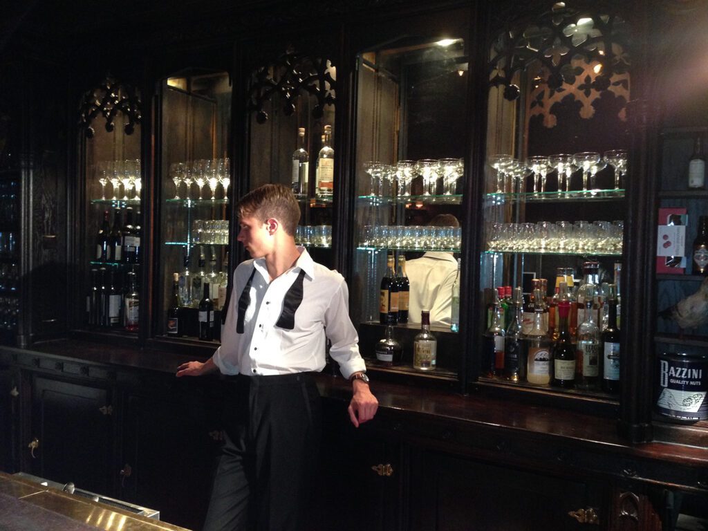 Bar