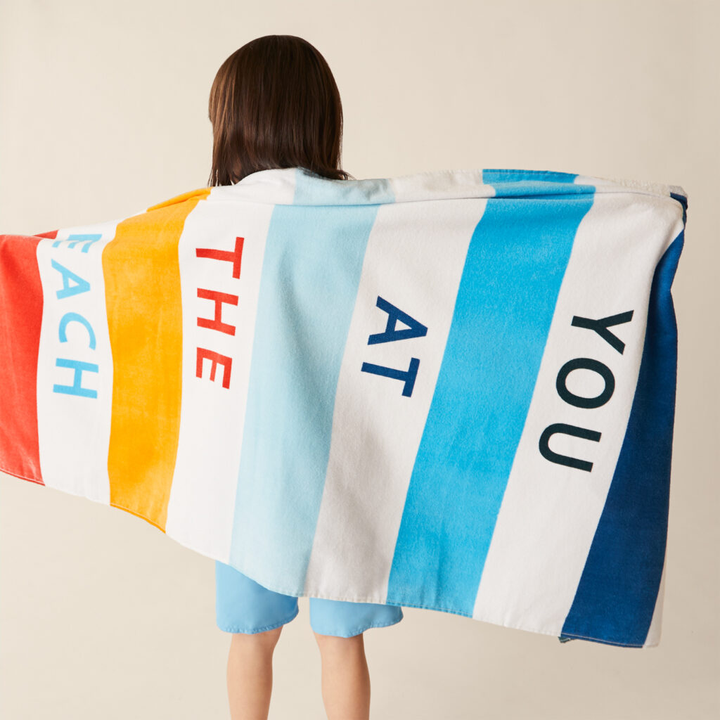 FY23_KIDS_SUMMER_ESSENTIALS_2022_5643_BEACH_TOWEL_SEA_YOU_ON-FIG_02