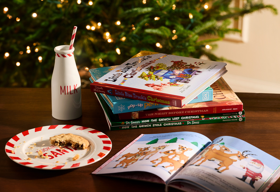 FY25_HOL_PRODUCT_2024_KIDS_CHRISTMAS_BOOKS_HERO_8_01913_V4_DAYLIGHT-FEEL