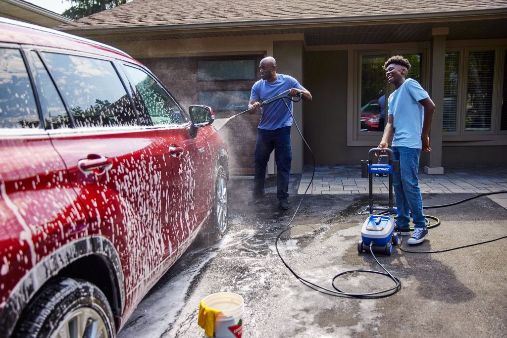 082823_CT1305_B_Shot_09_CarWash_5388