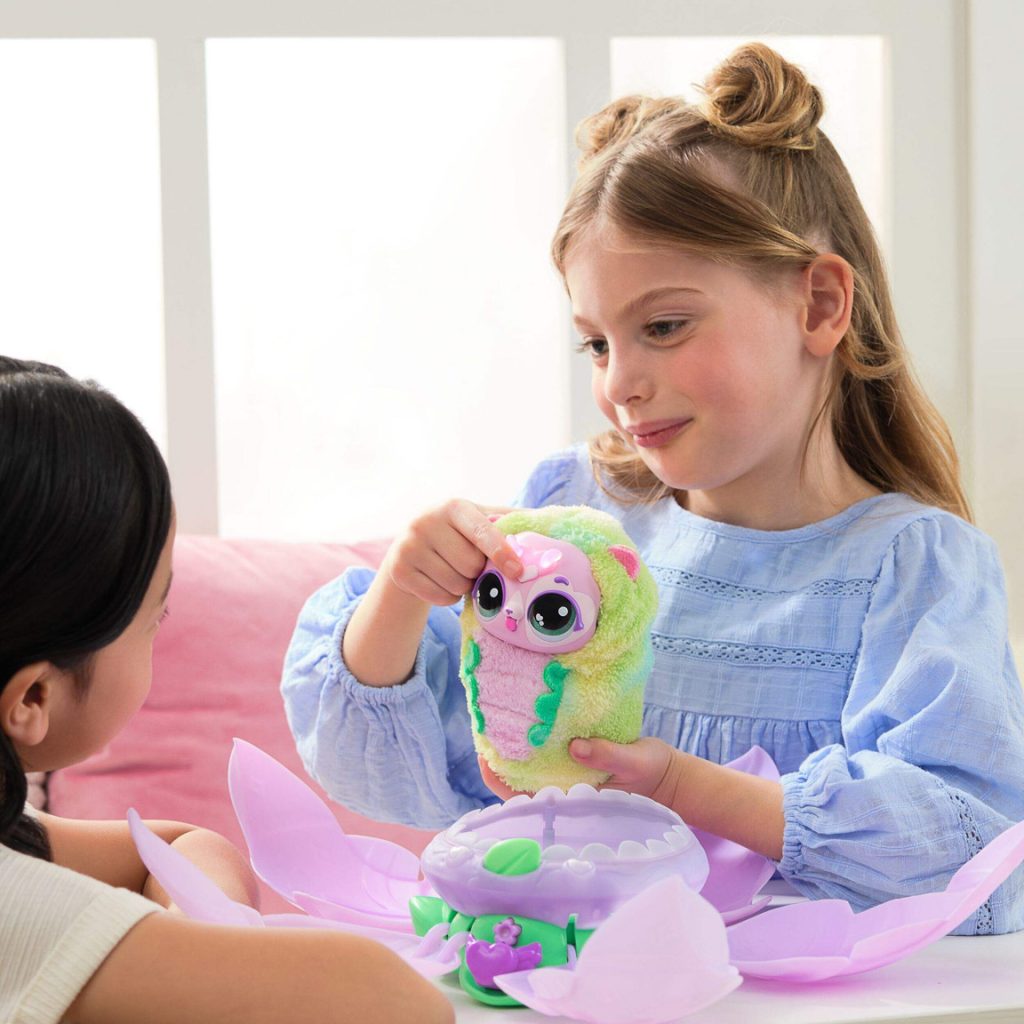 Joann_Schelstraete_Stylist_Hatchimals-1